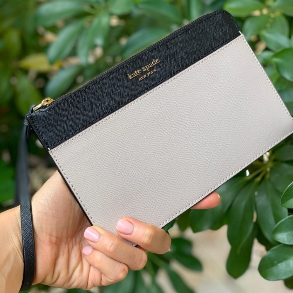 ✨Offers? NWT Kate Spade Cameron Street Wristlet✨